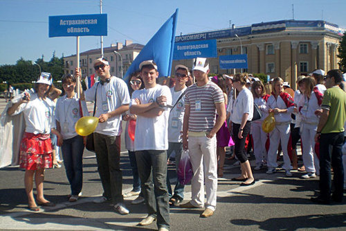 Фестиваль "Студенческая весна на Кавказе". Нальчик, 12 июня 2009 г. Автор - корреспондент "Кавказского узла" Луиза Оразаева Фестиваль "Студенческая весна на Кавказе". Нальчик, 12 июня 2009 г. Автор - корреспондент "Кавказского узла" Луиза Оразаева