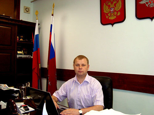 Начальник Управления Федеральной миграционной службы по городу Сочи, подполковник внутренней службы Андрей Денисов. Фото "Кавказского Узла"