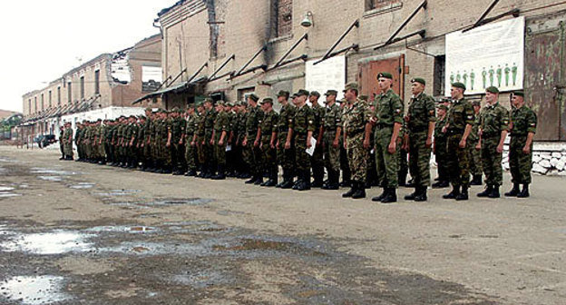 Чечня, военная комендатура Ленинского района г.Грозный. Фото с сайта www.chechnyafree.ru Чечня, военная комендатура Ленинского района г.Грозный. Фото с сайта www.chechnyafree.ru