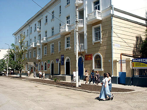 Чечня, Грозный, многоквартирный дом на проспекте Победы. Фото с сайта www.chechnyafree.ru Чечня, Грозный, многоквартирный дом на проспекте Победы. Фото с сайта www.chechnyafree.ru
