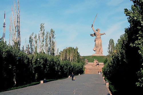 Волгоград, Родина-мать. Фото с сайта www.flickr.com/photos/11518784@N08 Волгоград, Родина-мать. Фото с сайта www.flickr.com/photos/11518784@N08