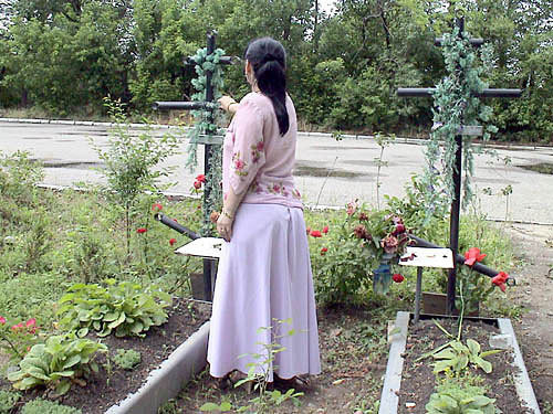Кладбище в Чечне. Фото с сайта www.chechnyafree.ru Кладбище в Чечне. Фото с сайта www.chechnyafree.ru