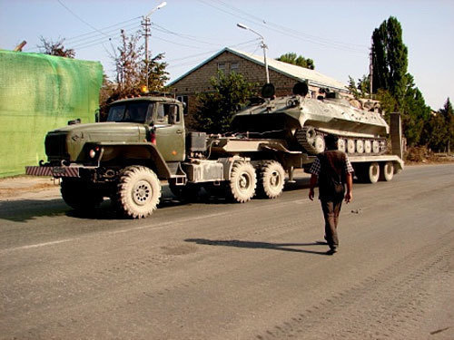 Южная Осетия, Цхинвал, август 2009 года. Фото с сайта www.flickr.com/photos/jurygerasimov, автор Юрий Герасимов Южная Осетия, Цхинвал, август 2009 года. Фото с сайта www.flickr.com/photos/jurygerasimov, автор Юрий Герасимов