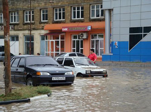 Дагестан, Дербент, 21 сентября 2009 года. Фото с сайта www.derbent.ru Дагестан, Дербент, 21 сентября 2009 года. Фото с сайта www.derbent.ru