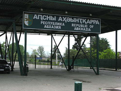 Абхазия, граница с Россией. Фото с сайта http://club-rf.ru Абхазия, граница с Россией. Фото с сайта http://club-rf.ru