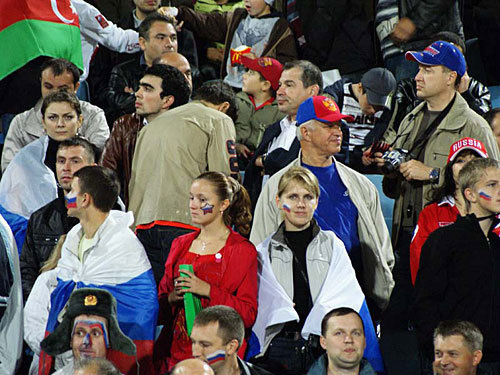 На матче отборочного турнира чемпионата мира 2010 года между сборными Азербайджана и России. Фото с сайта www.echo-az.com, автор Самир Алиев На матче отборочного турнира чемпионата мира 2010 года между сборными Азербайджана и России. Фото с сайта www.echo-az.com, автор Самир Алиев
