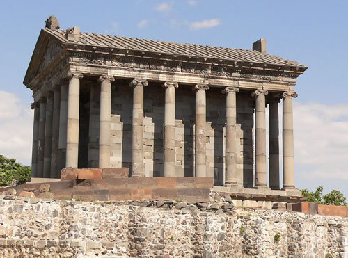 Армения, храм Гарни. Фото с сайта http://ru.wikipedia.org Армения, храм Гарни. Фото с сайта http://ru.wikipedia.org