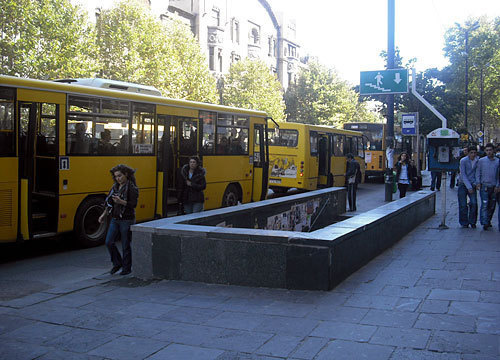 Грузия, Тбилиси, проспект Руставели, осень 2009 года. Фото "Кавказского Узла" Грузия, Тбилиси, проспект Руставели, осень 2009 года. Фото "Кавказского Узла"