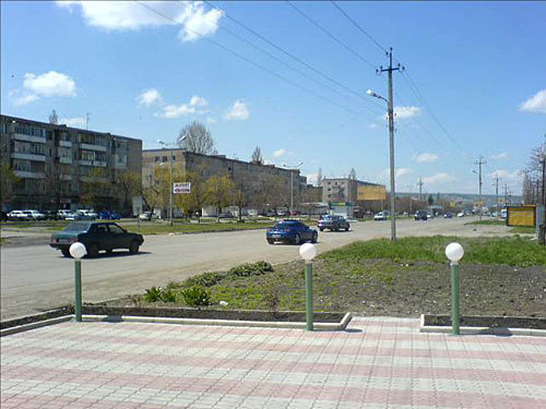 Карачаево-Черкесия, Черкесск. Фото с сайта http://en.wikipedia.org Карачаево-Черкесия, Черкесск. Фото с сайта http://en.wikipedia.org