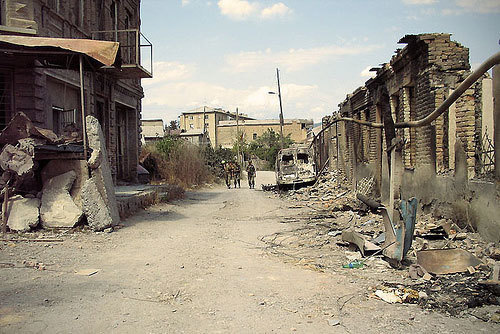 Южная Осетия, Цхивал, август 2008 года. Фото с сайта www.flickr.com/photos/uliana_makhkamova, автор Ульяна Махкамова Южная Осетия, Цхивал, август 2008 года. Фото с сайта www.flickr.com/photos/uliana_makhkamova, автор Ульяна Махкамова