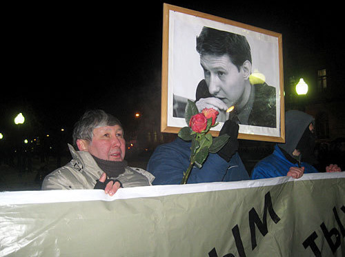 Москва, Чистопрудный бульвар, около памятника Грибоедову за 10 минут до начала массовых задержаний милицией. 19 января 2010 года. Фото "Кавказского Узла" Москва, Чистопрудный бульвар, около памятника Грибоедову за 10 минут до начала массовых задержаний милицией. 19 января 2010 года. Фото "Кавказского Узла"