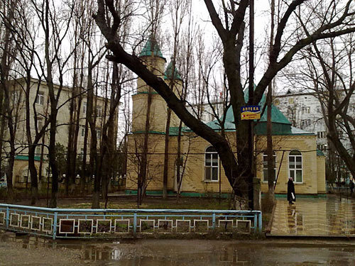 Дагестан, Махачкала, мечеть при республиканской клинической больнице. Фото "Кавказского Узла" Дагестан, Махачкала, мечеть при республиканской клинической больнице. Фото "Кавказского Узла"