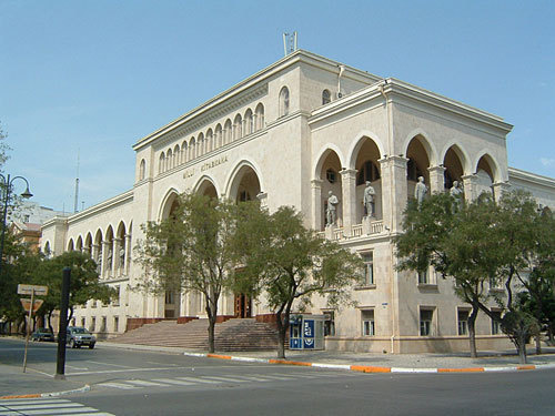 Азербайджан, Баку. Национальная библиотека. Фото с сайта http://en.wikipedia.org Азербайджан, Баку. Национальная библиотека. Фото с сайта http://en.wikipedia.org