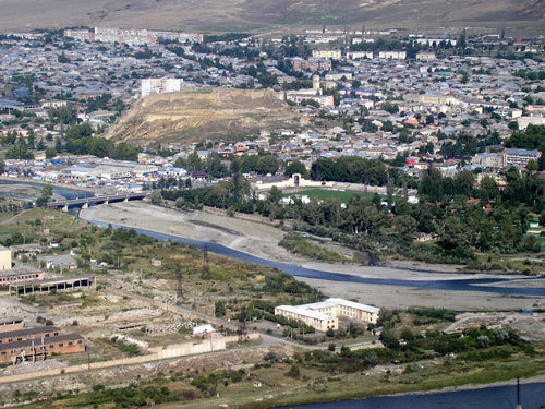 Грузия, Гори. Фото с сайта www.panoramio.com/photo/6997298 Грузия, Гори. Фото с сайта www.panoramio.com/photo/6997298