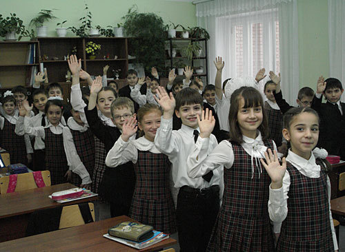 Владикавказ, математический лицей, учащиеся 3 "Б" , декабрь 2009 года. Фото "Кавказского Узла" Владикавказ, математический лицей, учащиеся 3 "Б" , декабрь 2009 года. Фото "Кавказского Узла"