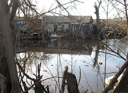 Волгоградская область, подтопление хуторов на реке Терса. 1 апреля 2010 года. Фото "Кавказского Узла" Волгоградская область, подтопление хуторов на реке Терса. 1 апреля 2010 года. Фото "Кавказского Узла"