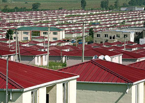 Грузия, дома для беженцев, построенные после августовской войны 2008 года. Фото с сайта http://perevodika.ru Грузия, дома для беженцев, построенные после августовской войны 2008 года. Фото с сайта http://perevodika.ru