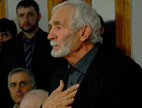Исса Кодзоев. Фото с сайта www.memo.ru Исса Кодзоев. Фото с сайта www.memo.ru