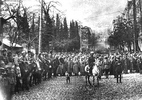 Красная армия в Тифлисе (1921). Фото с сайта http://ru.wikipedia.org Красная армия в Тифлисе (1921). Фото с сайта http://ru.wikipedia.org