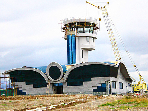 Здание Степанакертского аэропорта, 6 октября 2010 года. Фото "Кавказского узла" Здание Степанакертского аэропорта, 6 октября 2010 года. Фото "Кавказского узла"