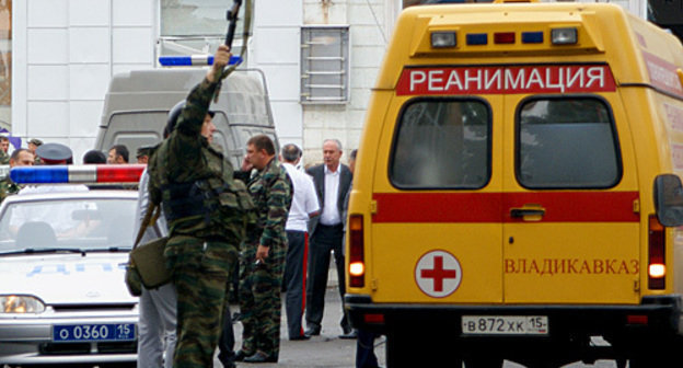На месте теракта у Центрального рынка Владикавказа, Северная Осетия, 9 сентября 2010 года. Владимир Мукагов для "Кавказского узла" На месте теракта у Центрального рынка Владикавказа, Северная Осетия, 9 сентября 2010 года. Владимир Мукагов для "Кавказского узла"