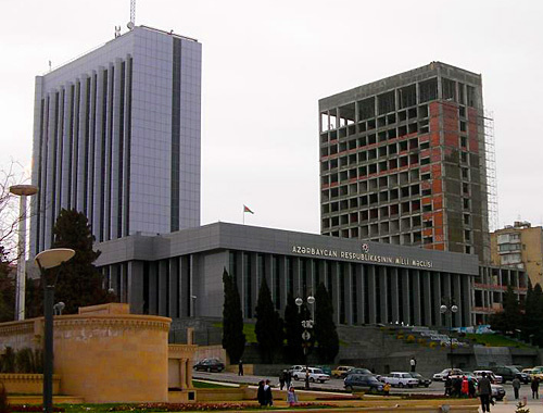 Парламент Азербайджана в Баку. Фото: www.flickr.com/photos/tm-tm Парламент Азербайджана в Баку. Фото: www.flickr.com/photos/tm-tm