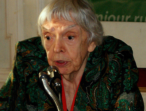 Людмила Алексеева выступает на конференции "Положение СМИ и гражданского общества на Северном Кавказе", Москва, 16 февраля 2010 года. Фото "Кавказского узла" Людмила Алексеева выступает на конференции "Положение СМИ и гражданского общества на Северном Кавказе", Москва, 16 февраля 2010 года. Фото "Кавказского узла"