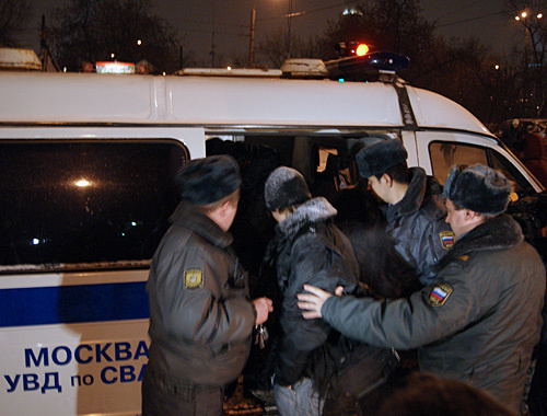 Задержание участников акции возле телецентра Останкино в Москве, 18 декабря 2010 года. Фото "Кавказского узла" Задержание участников акции возле телецентра Останкино в Москве, 18 декабря 2010 года. Фото "Кавказского узла"