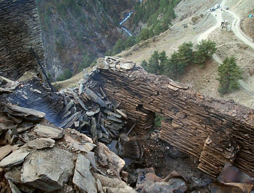 Село Цибари после пожара, 30 ноября 2010 года. Фото ГУ МЧС по республике Дагестан Село Цибари после пожара, 30 ноября 2010 года. Фото ГУ МЧС по республике Дагестан