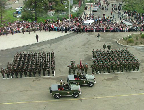 Военный парад в г. Степанакерт. Нагорный Карабах, 9 мая 2008 г. Фото: www.militaryphotos.net Военный парад в г. Степанакерт. Нагорный Карабах, 9 мая 2008 г. Фото: www.militaryphotos.net