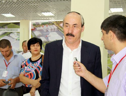 Рамазан Абдулатипов на Дагестанском экономическом форуме в Каспийске, 27 июля 2011 г. Фото "Кавказского узла" Рамазан Абдулатипов на Дагестанском экономическом форуме в Каспийске, 27 июля 2011 г. Фото "Кавказского узла"