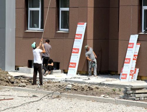 Строительство республиканской клинической больницы в Грозном. Август 2011 г. Фото: ГТРК "Ставрополье" (www.stavropolye.tv) Строительство республиканской клинической больницы в Грозном. Август 2011 г. Фото: ГТРК "Ставрополье" (www.stavropolye.tv)