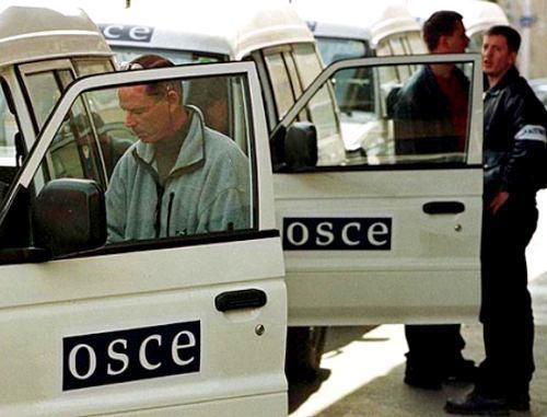 Колонна автомобилей ОБСЕ во время посещения региона нагорно-карабахского конфликта сопредседателями Минской группы. Апрель 2011 г. Фото: www.vestikavkaza.ru Колонна автомобилей ОБСЕ во время посещения региона нагорно-карабахского конфликта сопредседателями Минской группы. Апрель 2011 г. Фото: www.vestikavkaza.ru