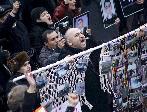 Митинг памяти жертв массовых беспорядков 1 марта 2008 г. в Ереване, организованный АНК. Армения, Ереван, 1 марта 2011 г. Фото: © PanARMENIAN Photo / Sedrak Mkrtchyan Митинг памяти жертв массовых беспорядков 1 марта 2008 г. в Ереване, организованный АНК. Армения, Ереван, 1 марта 2011 г. Фото: © PanARMENIAN Photo / Sedrak Mkrtchyan