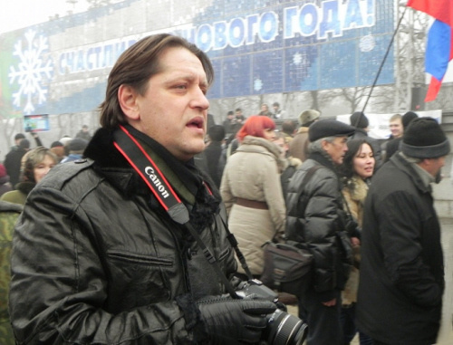 Оппозиционер Андрей Куприков, сопредседатель волгоградского отделения партии "Деловая Россия", на митинге «За честные выборы». Волгоград, 24 декабря 2011 г. Фото: Информационное агентство "Город героев", http://gg34.ru Оппозиционер Андрей Куприков, сопредседатель волгоградского отделения партии "Деловая Россия", на митинге «За честные выборы». Волгоград, 24 декабря 2011 г. Фото: Информационное агентство "Город героев", http://gg34.ru