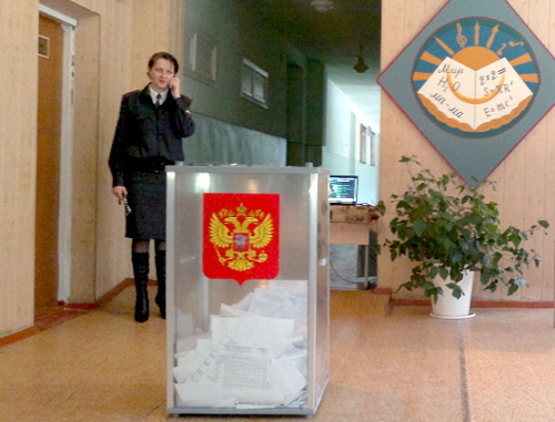 На избирательном участке №342 в селе Былым в день выборов президента РФ. КБР, Эльбрусский район, 4 марта 2012 г. Фото Григория Шведова для "Кавказского узла" На избирательном участке №342 в селе Былым в день выборов президента РФ. КБР, Эльбрусский район, 4 марта 2012 г. Фото Григория Шведова для "Кавказского узла"
