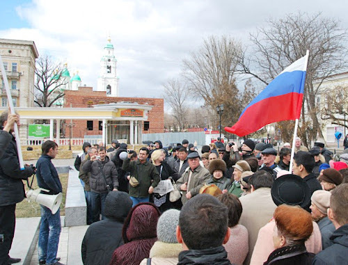 Жители Астрахани пришли поддержать участников политической голодовки, требующих отмены итогов выборов мэра города. 24 марта 2012 г. Фото Сергея Кожанова, http://sergeykozhanov.livejournal.com Жители Астрахани пришли поддержать участников политической голодовки, требующих отмены итогов выборов мэра города. 24 марта 2012 г. Фото Сергея Кожанова, http://sergeykozhanov.livejournal.com