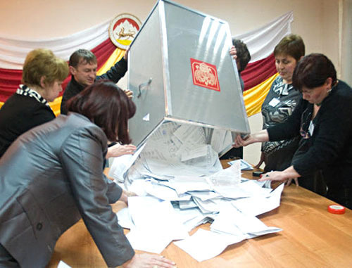 Выборы президента Республики Южная Осетия. Цхинвал, 25 марта 2012 г. Фото: Антон Подгайко, http://cominf.org Выборы президента Республики Южная Осетия. Цхинвал, 25 марта 2012 г. Фото: Антон Подгайко, http://cominf.org