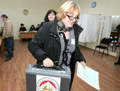 Выборы президента Республики Южная Осетия. Цхинвал, 25 марта 2012 г. Фото: cominf.org Выборы президента Республики Южная Осетия. Цхинвал, 25 марта 2012 г. Фото: cominf.org
