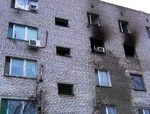 Многоквартирный дом на улице Железнодорожной в Минеральных Водах, где 10 апреля 2012 г. проходила спецоперация. Фото: http://www.nak.fsb.ru/ Многоквартирный дом на улице Железнодорожной в Минеральных Водах, где 10 апреля 2012 г. проходила спецоперация. Фото: http://www.nak.fsb.ru/