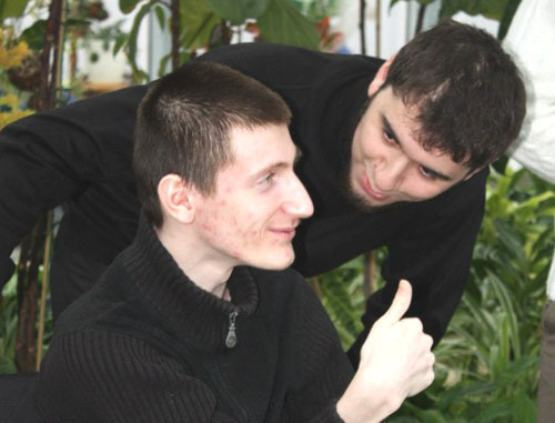 Малик Ахмадов со своим другом. Дагестан, 11 марта 2012 г. Фото предоставлено благотворительным фондом "Северное Сияние", http://fond-ss.ru
Малик Ахмадов со своим другом. Дагестан, 11 марта 2012 г. Фото предоставлено благотворительным фондом "Северное Сияние", http://fond-ss.ru
