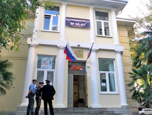 Избирательный участок №46-61. Сочи, 14 октября 2012 г. Фото Светланы Кравченко для "Кавказского узла" Избирательный участок №46-61. Сочи, 14 октября 2012 г. Фото Светланы Кравченко для "Кавказского узла"