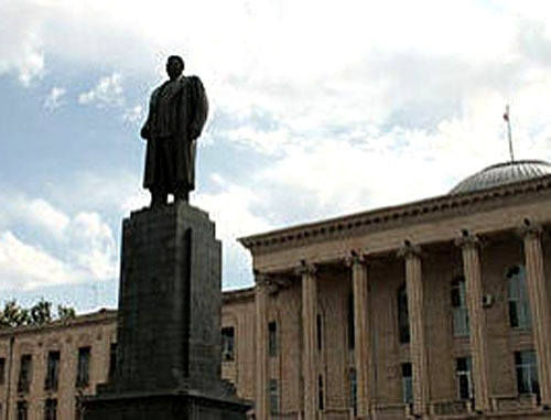 Памятник Сталину в Гори. Фото http://newsgeorgia.ru Памятник Сталину в Гори. Фото http://newsgeorgia.ru