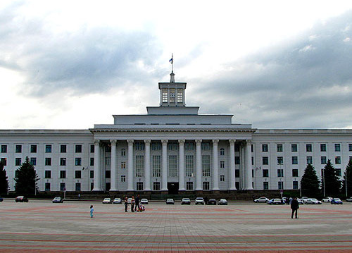 Дом правительства Кабардино-Балкарии. Фото: Angela_Toidze at Flickr.Com Дом правительства Кабардино-Балкарии. Фото: Angela_Toidze at Flickr.Com