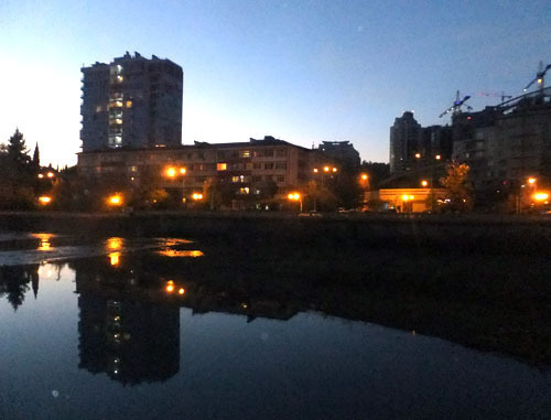 Вечерний Сочи. Фото Светланы Кравченко для "Кавказского узла" Вечерний Сочи. Фото Светланы Кравченко для "Кавказского узла"