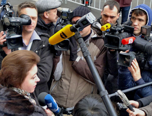 Оксана Михалкина дает интервью журналистам. Москва, 27 ноября 2012 г. Фото Юлии Буславской для "Кавказского узла" Оксана Михалкина дает интервью журналистам. Москва, 27 ноября 2012 г. Фото Юлии Буславской для "Кавказского узла"