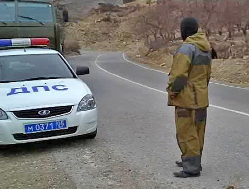 Оперативно-следственные мероприятия по пресечению преступных планов банды. Дагестан, Гумбетовский район, 14 декабря 2012 г. Фото www.nak.fsb.ru Оперативно-следственные мероприятия по пресечению преступных планов банды. Дагестан, Гумбетовский район, 14 декабря 2012 г. Фото www.nak.fsb.ru