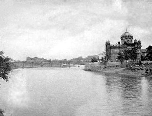 Вид на Грозный и реку Сунжа, начало 20-го века. Фото http://commons.wikimedia.org Вид на Грозный и реку Сунжа, начало 20-го века. Фото http://commons.wikimedia.org