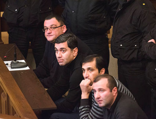 Ираклий Окруашвили (второй слева) в зале суда. Фото: Александр Имедашвили, NEWSGEORGIA Ираклий Окруашвили (второй слева) в зале суда. Фото: Александр Имедашвили, NEWSGEORGIA