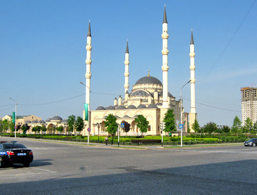 Мечет имени Ахмада Кадырова в Грозном. Фото: Саид-Эми Кайсаров, http://ru.wikipedia.org Мечет имени Ахмада Кадырова в Грозном. Фото: Саид-Эми Кайсаров, http://ru.wikipedia.org